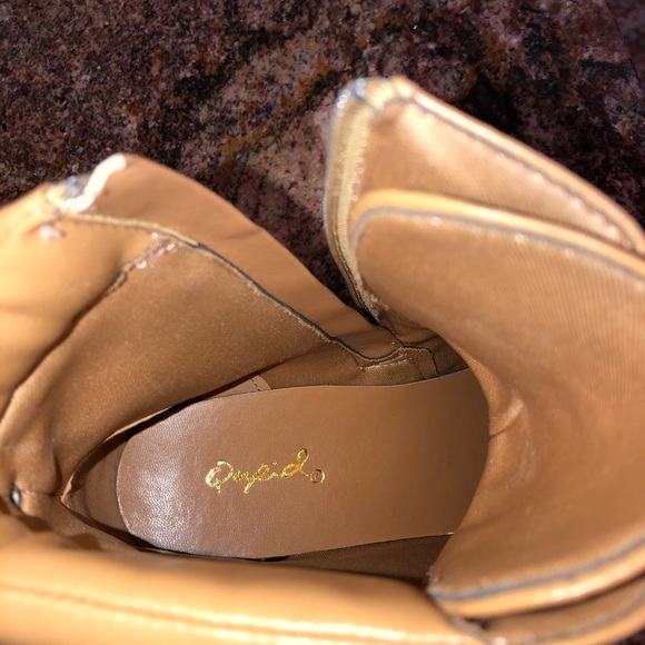 Brand new, military style boots with heel. - Picture 5 of 5